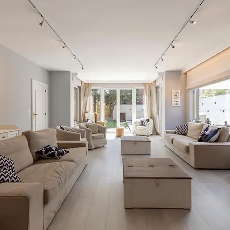 Premium Holidays - Malibeach Villa